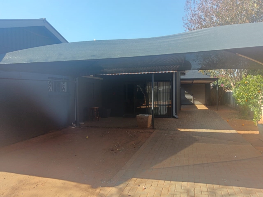 4 Bedroom Property for Sale in Hadison Park Northern Cape
